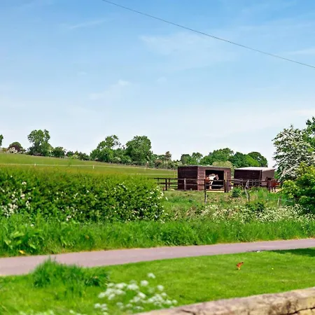 2 Bed In Leeds Oc-hh058 * Weeton (West Yorkshire)